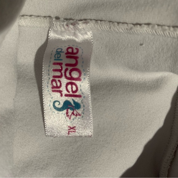 Women’s workout shorts - Picture 3 of 3